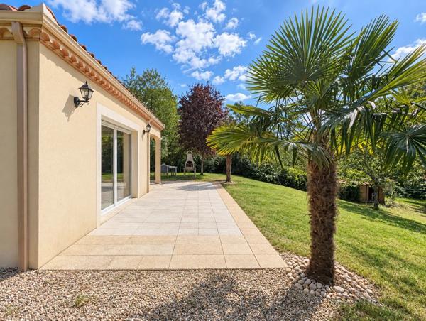 Vente                                                      Maison
                        
                     5 pièces                      134 m2                     à Le Vigan