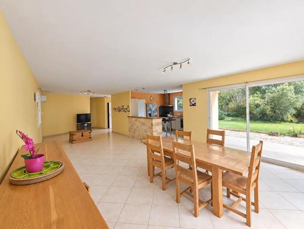 Vente                                                      Maison
                        
                     5 pièces                      134 m2                     à Le Vigan