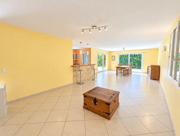 Vente                                                      Maison
                        
                     5 pièces                      134 m2                     à Le Vigan