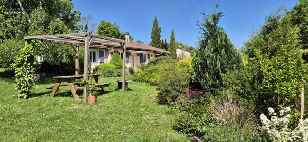 Maison Familiale Clé en Main, Calme & Confort à Moins d’1h de Lyon !