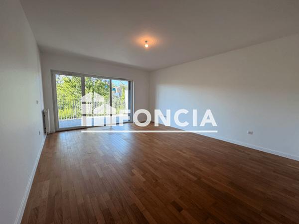 Location Appartement 4 pièces 103.5 m² - 8 RUE VICTOR GARAIX Chartres 28000