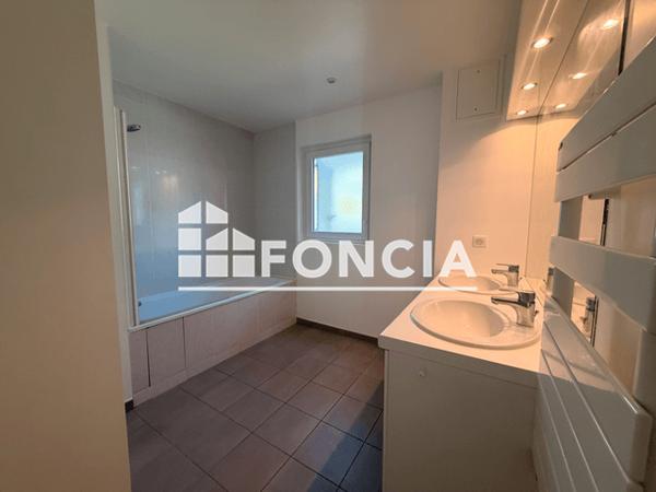 Location Appartement 4 pièces 103.5 m² - 8 RUE VICTOR GARAIX Chartres 28000