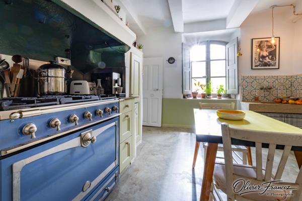 Maison
         9 pièces
        - 195 m² Bien prestige 1 250 000 € *