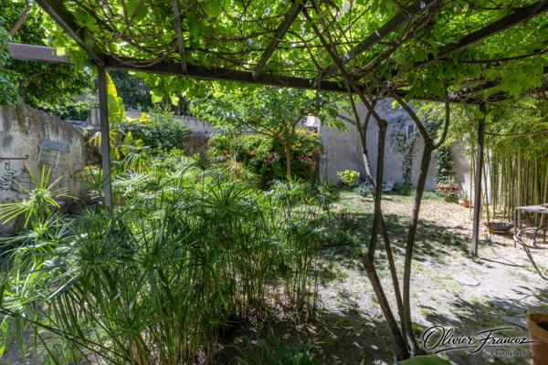 Maison
         9 pièces
        - 195 m² Bien prestige 1 250 000 € *