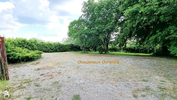 24330  Milhac d'Auberoche : maison Périgourdine