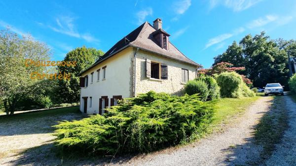 24330  Milhac d'Auberoche : maison Périgourdine
