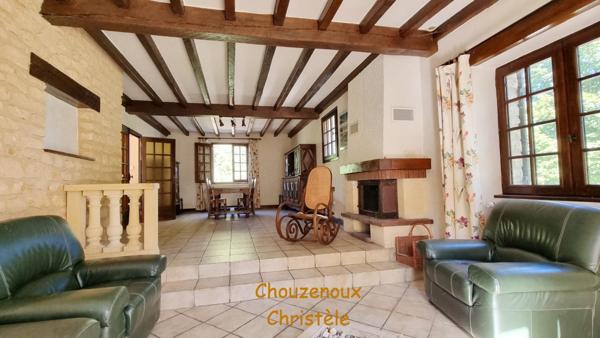 24330  Milhac d'Auberoche : maison Périgourdine