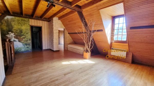 24330  Milhac d'Auberoche : maison Périgourdine