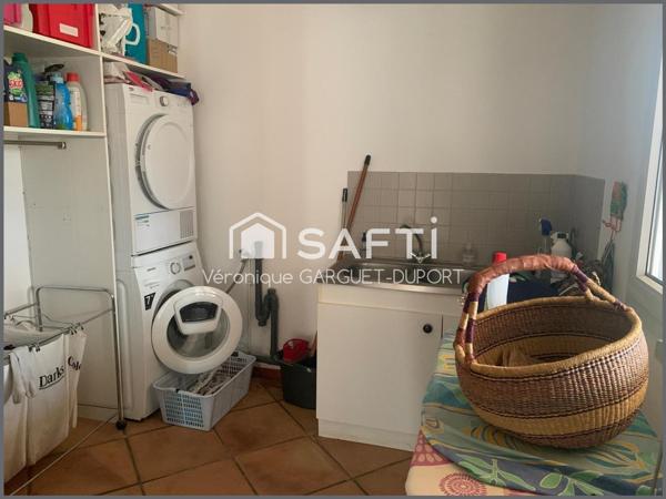 Grande villa familiale avec piscine et dépendances