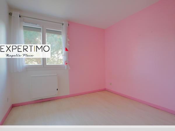 Saint-Genis-Laval (69230) Maison familiale lumineuse et sécurisée – Proche métro B – CLASSE DPE C