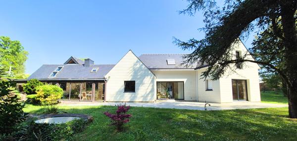 Fouesnant (29170) Fouesnant Maison de 9 pièces principales de 215 m²