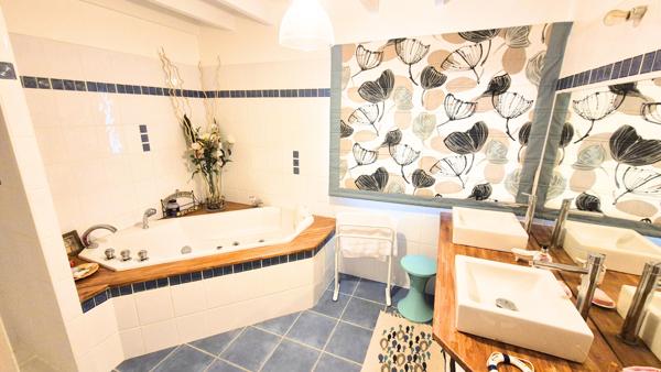 Fouesnant (29170) Fouesnant Maison de 9 pièces principales de 215 m²