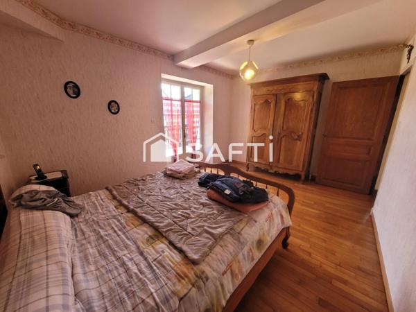 BATISSE Hypercentre 3ch +Cour +Jardin +Dépendances