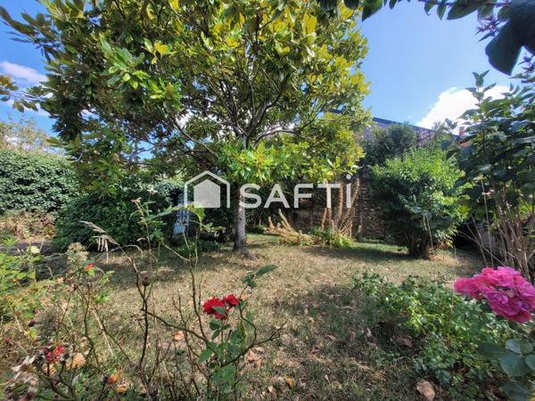 BATISSE Hypercentre 3ch +Cour +Jardin +Dépendances