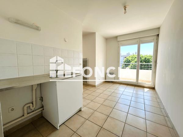 Location Appartement 2 pièces 49.74 m² - 33 RUE DU CAPITAINE CASANOVA Toulon 83000