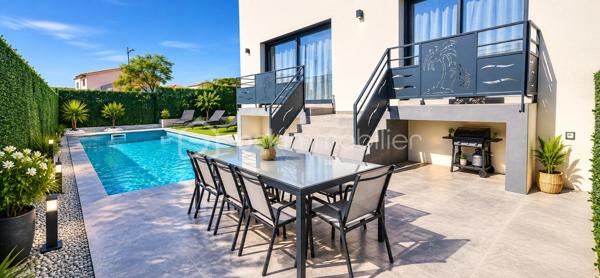 ✨ Villa contemporaine avec piscine – Cabestany
Magnifique villa contemporaine 3 faces, située au cœur d’un quartier résidentiel verdoyant et recherché de Cabestany, alliant architecture moderne, confort haut de gamme et technologies durables.

Implantée sur une parcelle de 285 m², cette maison développe 125 m² habitables, complétés par un garage de 15 m² entièrement plaqué et carrelé.

Dès l’entrée, vous serez séduit par une ambiance lumineuse et chaleureuse, portée par de beaux volumes et une exposition idéale.

🏡 Les prestations intérieures

Grande pièce de vie ouverte et conviviale

Cuisine moderne ouverte, pensée pour le quotidien et la réception

4 chambres, dont une suite parentale en rez-de-chaussée

2 WC

Villa aux normes RE2020

Climatisation gainable Air Zone

Décennale & dommage ouvrage

Frais de notaire réduit 

Frais de notaire renduit 

Exposition Sud – maison très lumineuse

🌿 À l’extérieur : un véritable espace détente

Piscine Bali 6 x 3 m, élégante et apaisante

Terrasse intime, idéale pour les moments de convivialité

Environnement calme et résidentiel, sans vis-à-vis oppressant

💫 Le mot de la fin

Une villa rare, harmonieuse et contemporaine, offrant douceur de vivre, lumière et sérénité, dans un cadre rassurant et qualitatif.