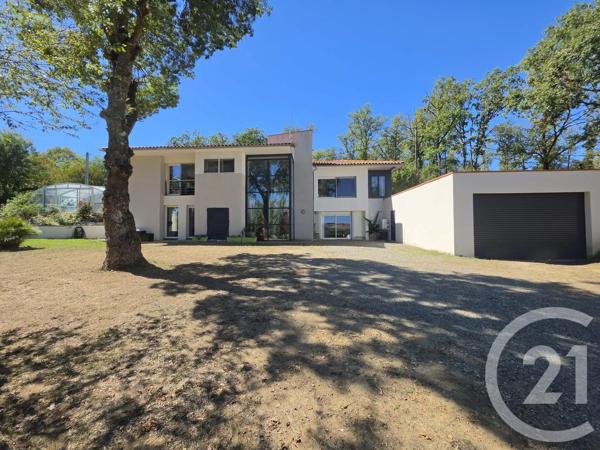 Maison à vendre  6 pièces - 225 m 2   CARBONNE  - 31