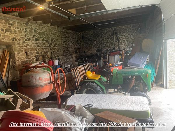 Longere traditionnellle en pierre de taille