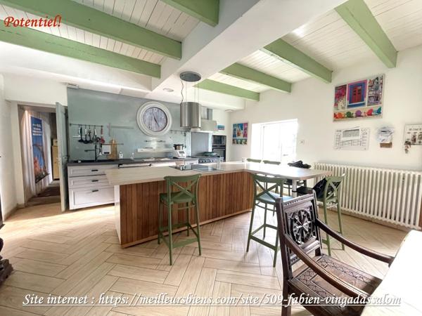 Longere traditionnellle en pierre de taille