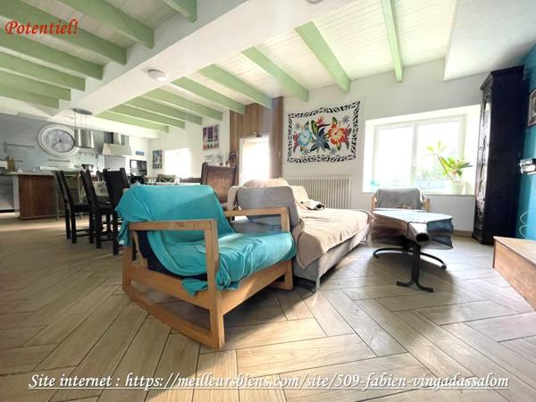 Longere traditionnellle en pierre de taille