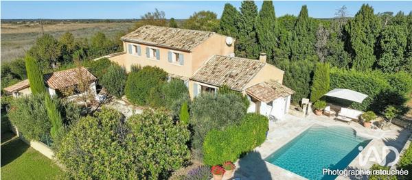 Maison à vendre 6 pièces 225 m² Camaret-sur-Aigues