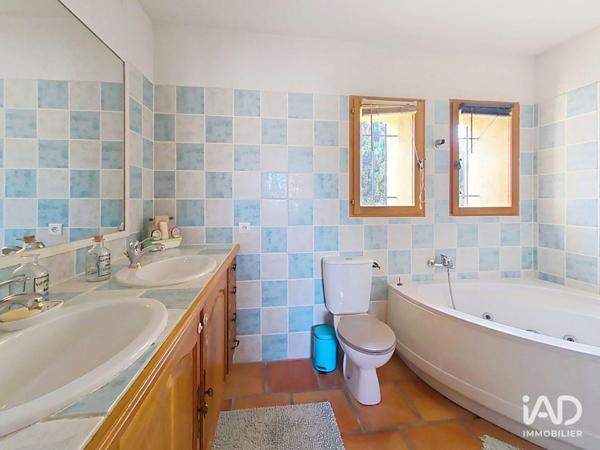 Maison à vendre 6 pièces 225 m² Camaret-sur-Aigues