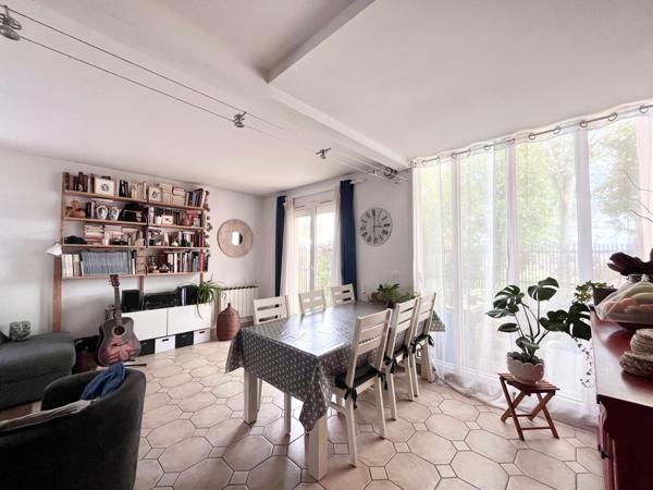 Duplex 99m², terrasse de 25 m², proche gare