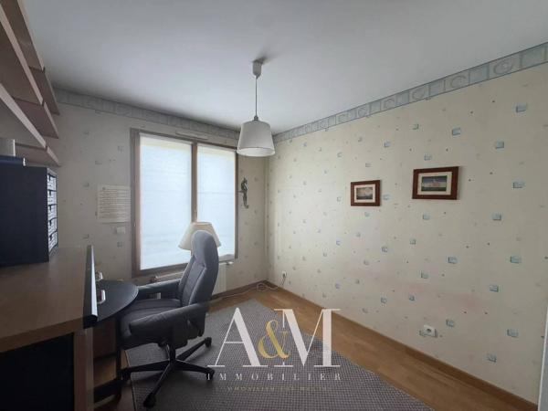 Appartement T4 de 90 m² + terrasse 14 m², cave et garage