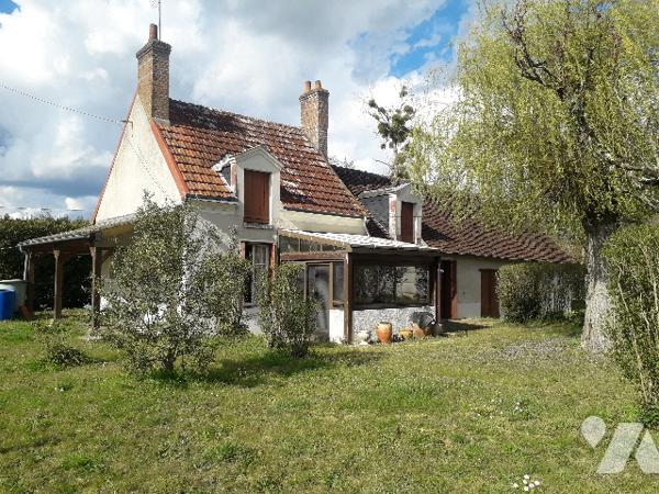 CHARMANTE LONGERE AU CALME DANS LA CAMPAGNE DE CONTRES