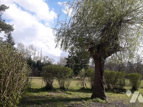 CHARMANTE LONGERE AU CALME DANS LA CAMPAGNE DE CONTRES