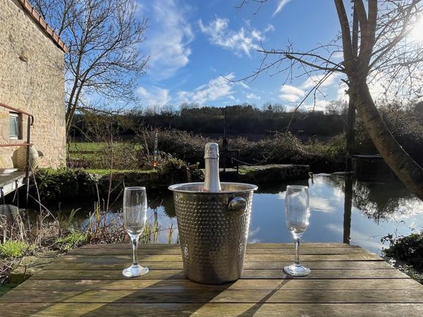 MILL HOUSE - Ancien moulin de 161m2 proche rivière - 3 chambres, terrasse, beau jardin