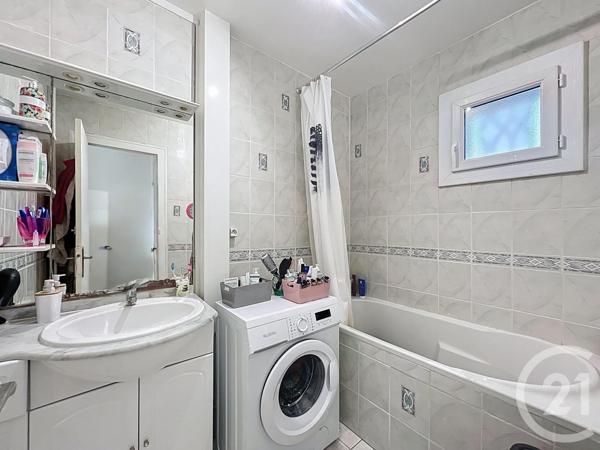 Appartement T3 à vendre  3 pièces - 65,90 m2 ST JEAN DE LA RUELLE - 45