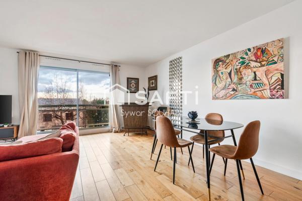 Idéalement situé à proximité des transports et commerces