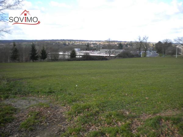 TRES BIEN SITUÉE, PARCELLE DE TERRAIN EN ZONE CONSTRUCTIBLE SUR 1HA 18 ENV