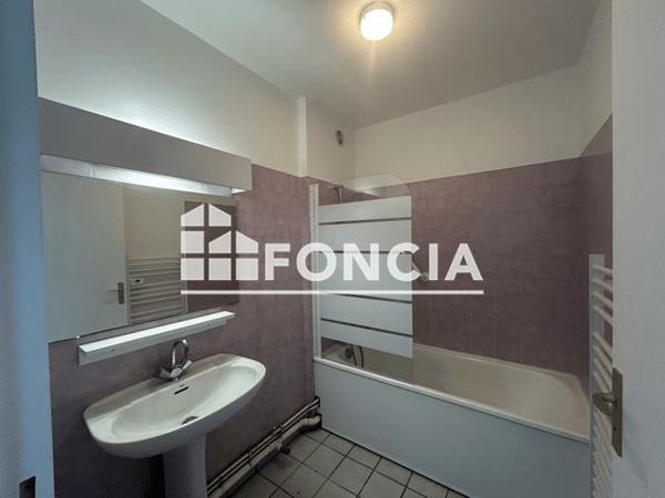 Location Appartement 2 pièces 46.01 m² - 2-8 AV. 1RE ARMEE FRANCAISE RH Chamalieres 63400