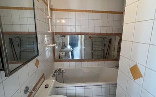 Appartement à vendre    2 pièces • 23 m2 Paris 18