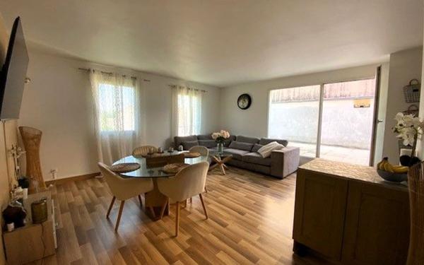 Appartement à vendre    3 pièces • 68,80 m2 Cergy