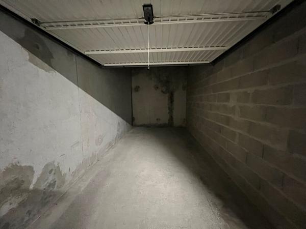 17200 ROYAN Parking / box Royan