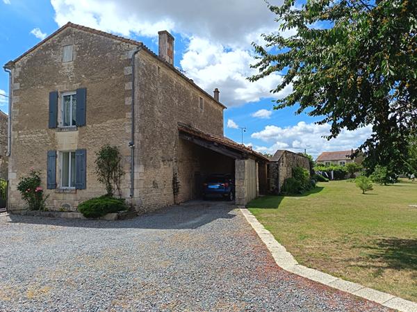 Maison Bouille Courdault 6 pièce(s), 3 chambres d'environ 171m² sur un terrain de 2 309 m²