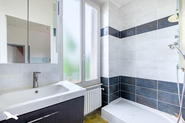 Maison à vendre 230 000 € Vaulx-en-Velin 4 p 88 m² DPE F