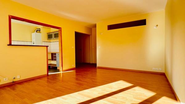 QUIMPER (29), à vendre QUIMPER appartement T4 de 80 m² habitable.