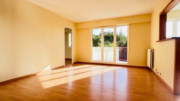 QUIMPER (29), à vendre QUIMPER appartement T4 de 80 m² habitable.