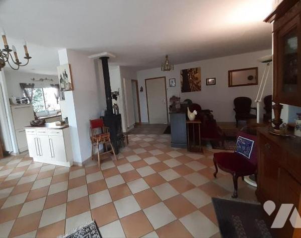 À vendre ? Maison T5 à Noyal-Pontivy ? Maison familiale de 123 m² sur terrain de 682 m².

Déc...