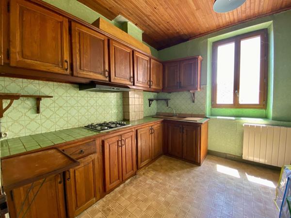 Maison 6 piece dans le village de monclar