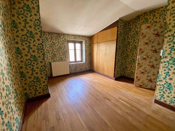 Maison 6 piece dans le village de monclar