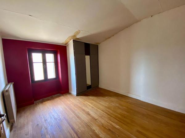 Maison 6 piece dans le village de monclar