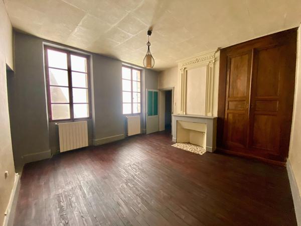 Maison 6 piece dans le village de monclar