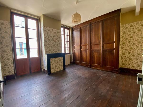 Maison 6 piece dans le village de monclar