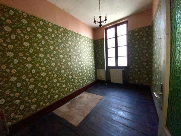 Maison 6 piece dans le village de monclar