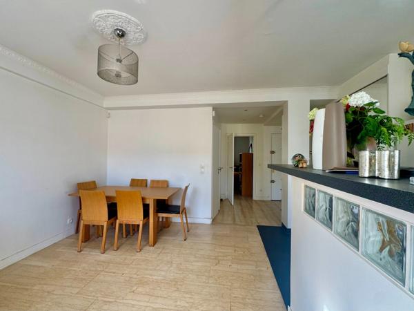 Grand 2 pièces avec balcon à deux pas de la gare